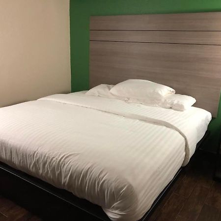 Travelers Inn And Suites Wharton Kültér fotó