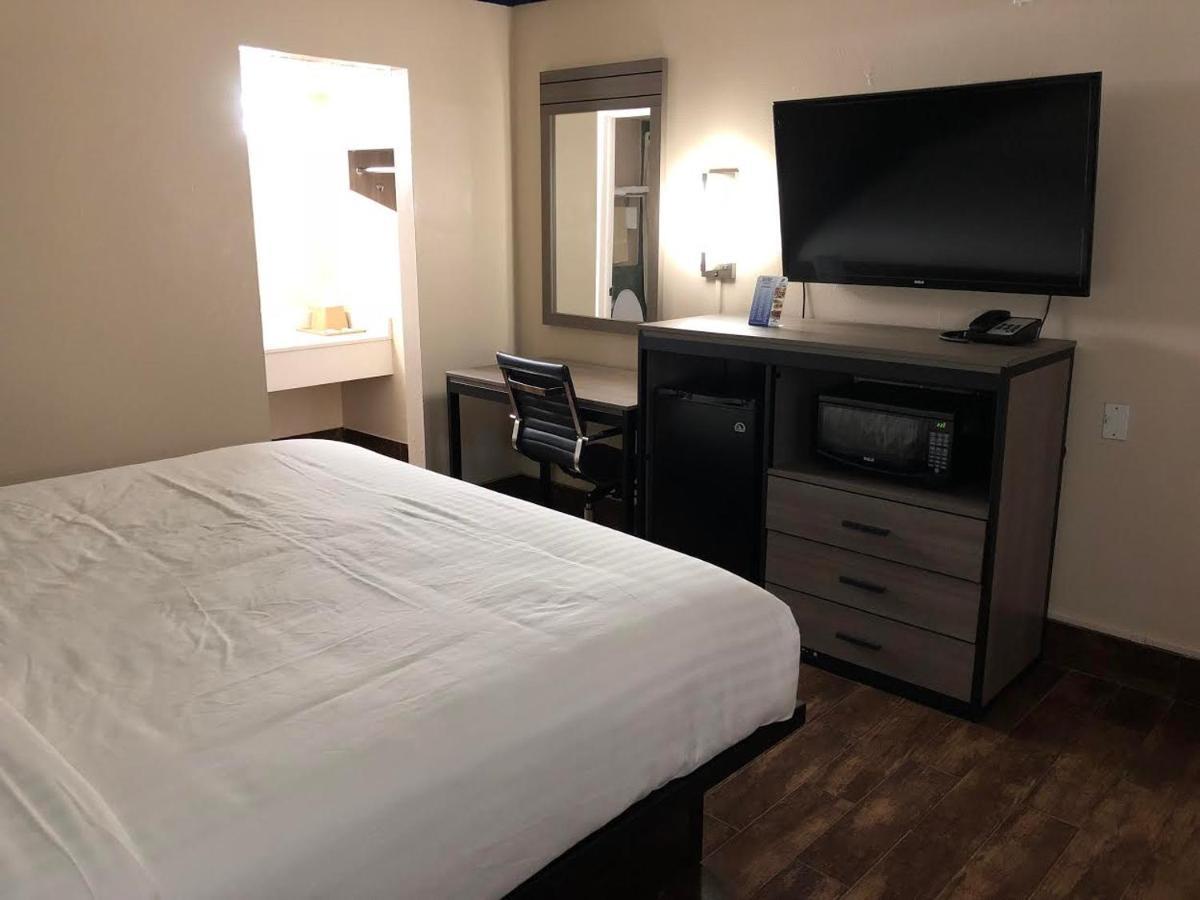 Travelers Inn And Suites Wharton Kültér fotó