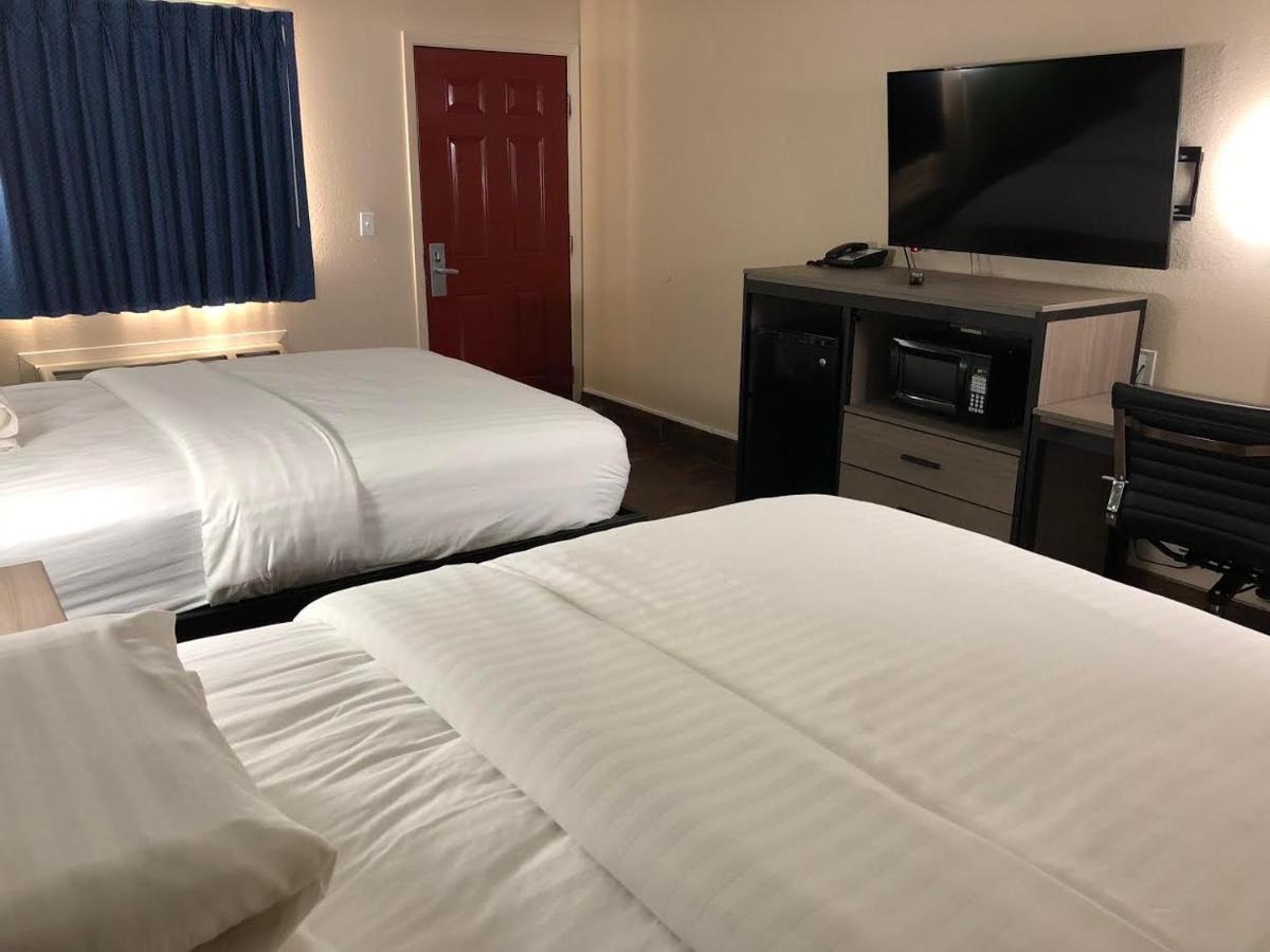 Travelers Inn And Suites Wharton Kültér fotó