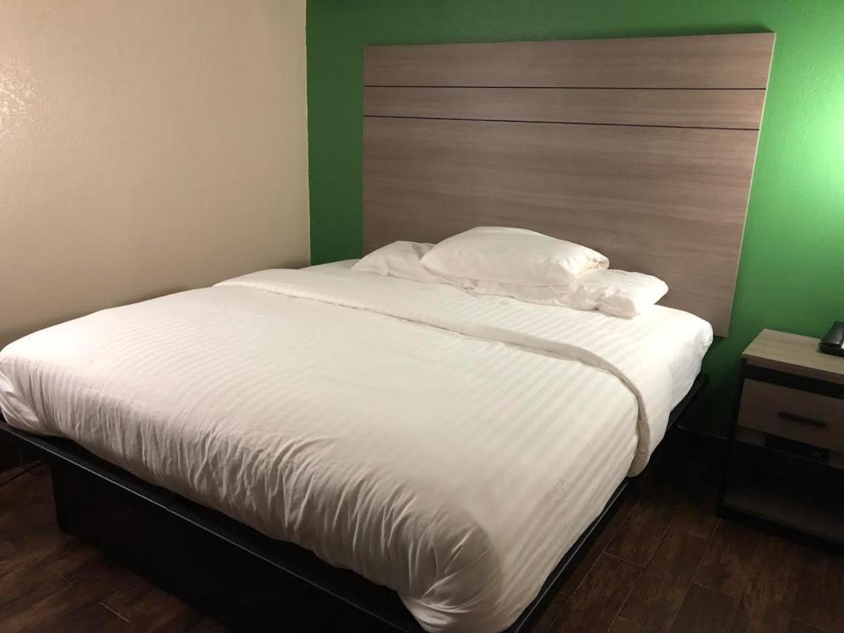 Travelers Inn And Suites Wharton Kültér fotó