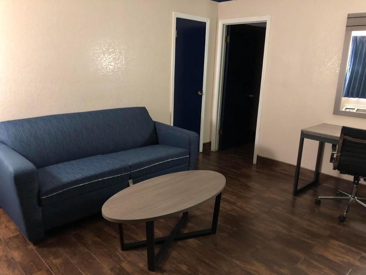 Travelers Inn And Suites Wharton Kültér fotó