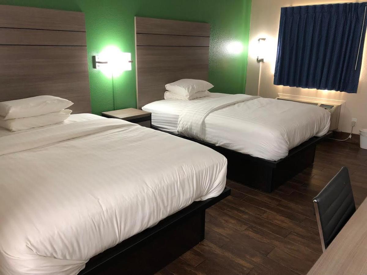 Travelers Inn And Suites Wharton Kültér fotó